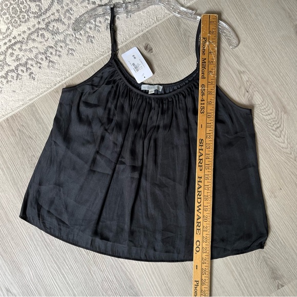 NWT Evereve Allison Joy Brynn Pleated Cami XL Black Flowy Lightweight Neutral - Picture 11 of 12